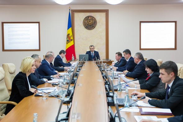 Guvernul nu are încredere în testele rusești? Cabinetul de miniștri s-a testat de Covid-19 la o clinică privată