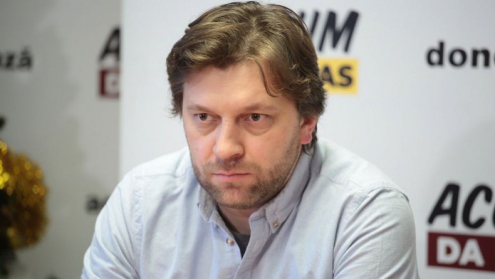 VIDEO // Deputat PAS a răbufnit la adresa guvernării: „Hoților, BANDIȚILOR... Plahotniuc a fugit, iar voi ați rămas în locul lui"