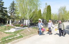 Polițiștii sunt unicii care vor „merge” la cimitire de Paștele Blajinilor