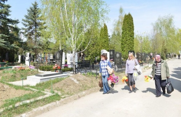 Polițiștii sunt unicii care vor „merge” la cimitire de Paștele Blajinilor
