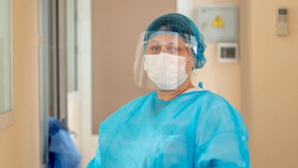 În timp ce statul cumpără viziere din China cu 55 lei unitatea, un producător din Moldova le vinde cu 6 lei