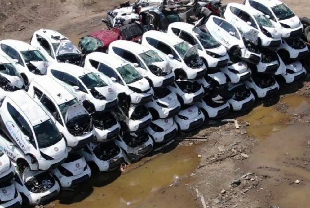 Zeci de mașini electrice au ajuns la „gunoiște”. Consecințele NEMILOASE ale pandemiei de COVID-19 pentru o companie de chirie auto din SUA