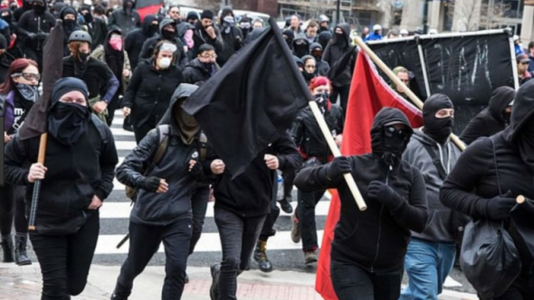 Trump: Statele Unite ale Americii vor desemna ANTIFA ca organizație teroristă