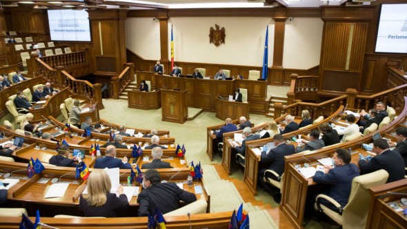 Confirmați cu COVID-19 dar prezenți la Ședința Parlamentului. Nichiforciuc și Mizdrenco acuzați că pun în pericol sănătatea colegilor