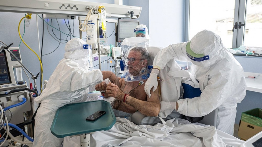 Raport CDC: Bolile de inimă şi diabetul cresc în mod considerabil riscul de spitalizare şi deces, asociat COVID-19