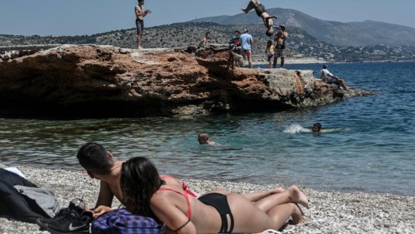 Ce povestesc primii turiști ajunși în Grecia: „Nu ne-au luat temperatura, absolut nimic!”