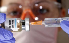 Federația Rusă testează pe oameni simultan două prototipuri de vaccine împotriva COVID-19