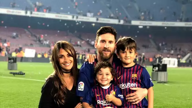 Lionel Messi a împlinit 33 de ani! Câţi bani câştigă vedeta Barcelonei în fiecare minut şi cum arată vila impresionantă în care va sărbători