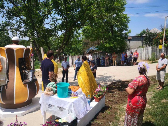 Oamenii din Horești, raionul Ialoveni, au apă calitativă într-o fântână renovată de Partidul „ȘOR”
