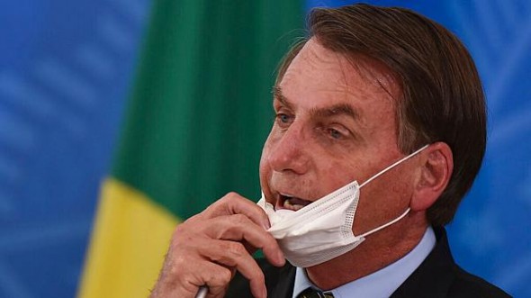 Președintele Braziliei, sceptic în privința pandemiei, prezintă simptome noului coronavirus