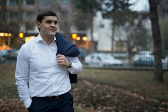 VIDEO // Constantin Țuțu, cu averea sub sechestru își termină casa de peste 300 de metri pătrați