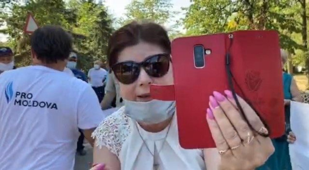 FOTO // PRO MOLDOVA condamnă practicile nocive de dezinformare, intimidare și hărțuire a voluntarilor „Dodon Pleacă”