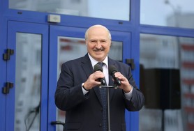 Cu două zile înainte de alegeri, Lukașenko arestează încă un șef de campanie a unui oponent politic