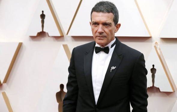 La aniversarea de 60 de ani, Antonio Banderas anunță că a fost testat pozitiv la COVID-19