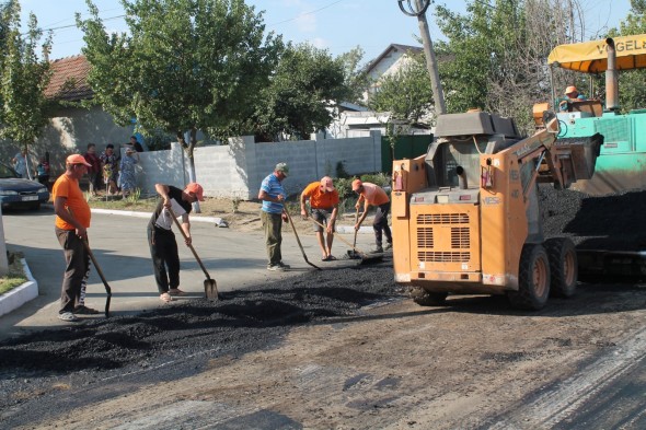 FOTO // Echipa Partidului ȘOR transformă pas cu pas orașul Taraclia