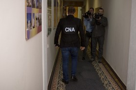 Percheziții CNA pe 22 de adrese. Este vizată administraţia cimitirului Sfântul Lazăr din Chişinău