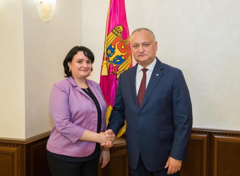 La 1024 de persoane decedate de COVID19, Viorica Dumbrăveanu, a primit „Ordinul de Onoare"