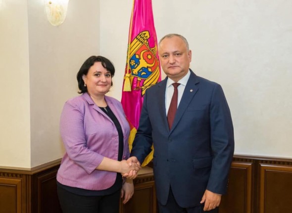 La 1024 de persoane decedate de COVID19, Viorica Dumbrăveanu, a primit „Ordinul de Onoare"