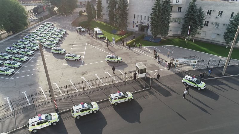 FOTO // Uniunea Europeană ajută Poliția Națională: 52 de automobile noi pentru structurile teritoriale ale Poliției