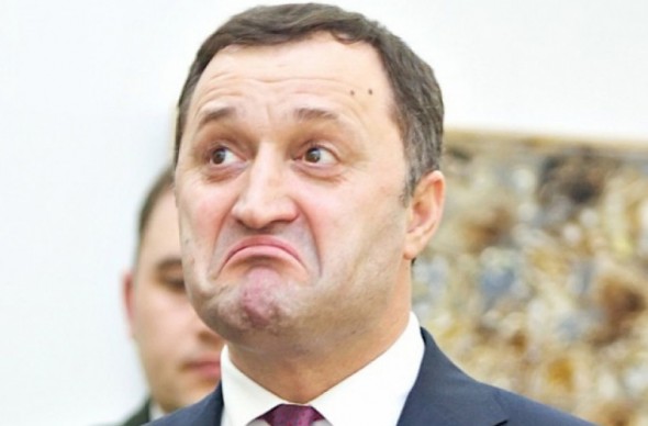 Igor Popa face noi dezvăluiri: Filat a furat la BEM. Este cercetat acum de procurorii din Germania.