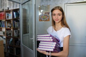 FOTO // Statul american Carolina de Nord a donat mai multe cărți pentru gimnaziile și școlile din țară