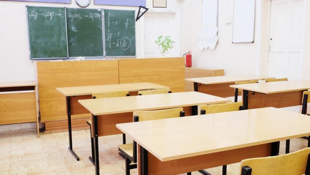 ULTIMA ORĂ // Din 11 ianuarie, elevii revin la lecții, cu prezența fizică