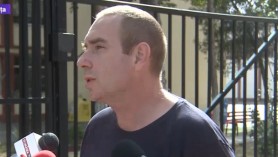 Opt copii reținuți de poliție și amendați pentru că stăteau de vorbă în curtea unei școli