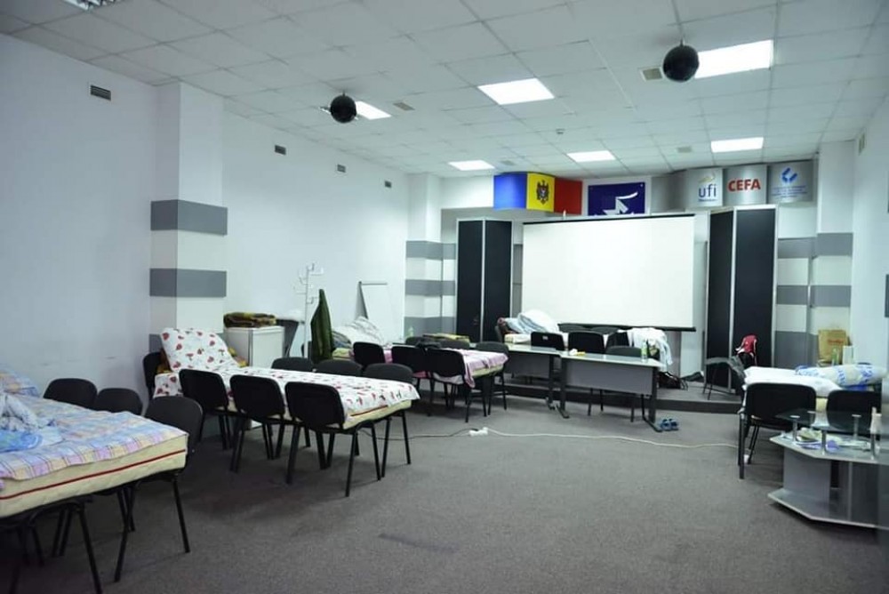 Ex-ministru al Sănătății despre paturile improvizate de autorități: Nonșalanța autorităților a devenit deja ridicolă