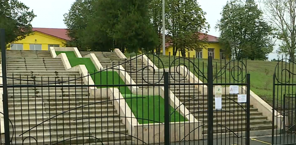 Cifre ÎNGRIJORĂTOARE. Fiecare al şaptelea elev nu apucă să facă liceul în Moldova