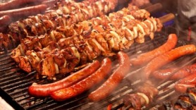 Au fost dezvăluite opt alimente care accelerează îmbătrânirea. Cât de des le consumi?