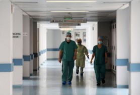 Un pacient infectat cu COVID-19 s-a plâns că nu a fost tratată cu medicamentele indicate în fișa medicală