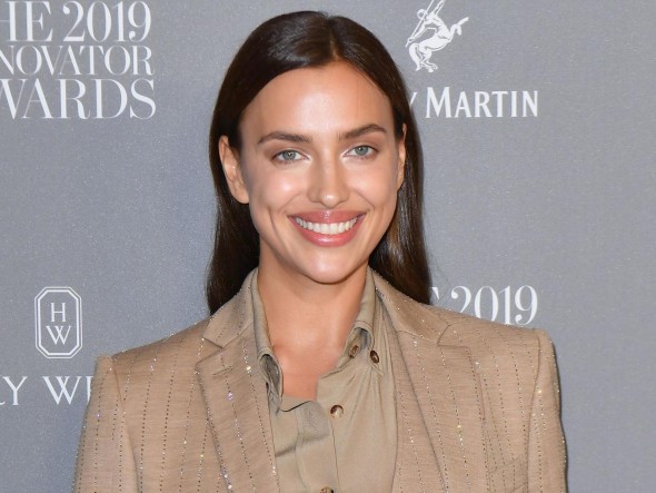 FOTO // Irina Shayk s-a întors în Italia. Acesta a realizat o ședință foto FIERBINTE pentru un brand de lenjerie intimă