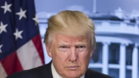 Trump s-a enervat pe Facebook și Twitter după ce rețele sociale au limitat distribuirea unui articol despre Biden