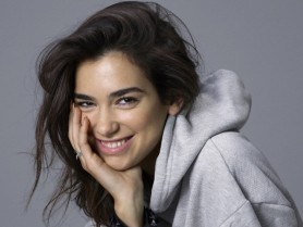 FOTO // Cu o siluetă de invidiat, o renumită cântăreață britanică a strâns peste 2 milioane de aprecieri în doar 4 zile