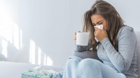 Ce simptome fac DIFERENȚA dintre COVID-19 și o banală răceală sau gripă