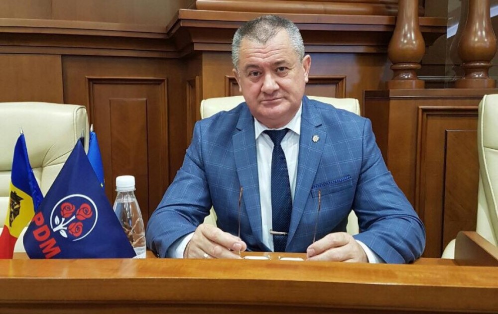 Breaking NEWS // Grigore Repeșciuc părăsește grupul parlamentar PRO Moldova