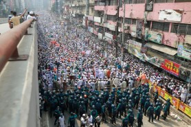 Protest cu 40.000 de oameni în Bangladesh împotriva președintelui francez