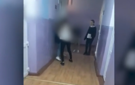 Bătaie între eleve din cauza unui băiat, filmată la o școală din Criuleni
