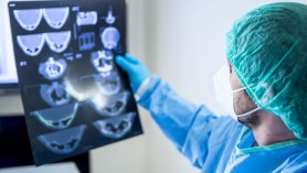 AVERTISMENTUL medicilor: COVID-19 și-a modificat evoluția și se vindecă mai greu