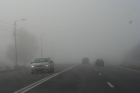 Ceața face victime. Două persoane au murit, iar alte 16 au fost rănite în accidentele rutiere