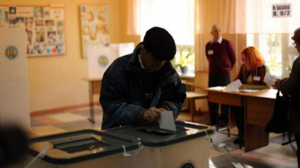 FOTO // Prezența la vot - ora 18:10. Au votat de patru ori mai mulți bătrâni decât tineri