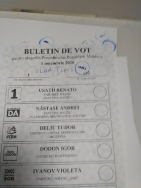 FOTO // Nici unul din cei 8 candidați. Un moldovean a votat pentru un fost domnitor al Țării Românești
