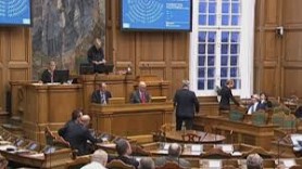 Parlamentul danez se suspendă temporar după ce mai mulți parlamentari au luat Covid-19