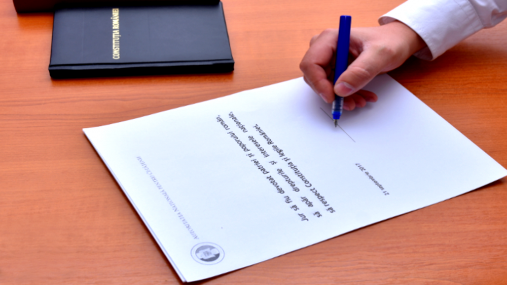 Anunț IMPORTANT pentru cei aflați în procesul de REDOBÂNDIRE a cetățeniei române: A fost reluată procedura de depunerea Jurământului