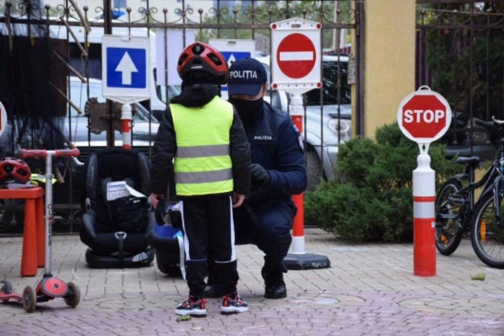 Educația rutieră pentru copii. Inițiativele lui Gheorghe Cavcaliuc prin care s-a amplificat siguranța copiilor în trafic