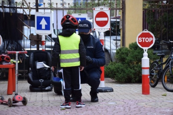 Educația rutieră pentru copii. Inițiativele lui Gheorghe Cavcaliuc prin care s-a amplificat siguranța copiilor în trafic