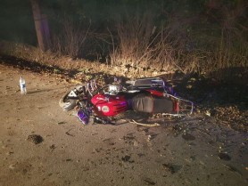 Un bărbat de la Tocuz a ajuns în comă după ce s-a ciocnit cu motocicleta într-un copac