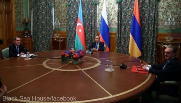 Azerbaidjanul şi Armenia au semnat sub egida Rusiei un acord de încetarea ostilităţilor în conflictul din Nagorno-Karabah