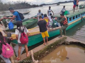 Mii de persoane au fost evacuate înaintea sosirii taifunului Vamco în Filipine
