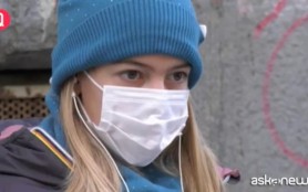 O elevă din Italia protestează zilnic în faţa școlii, pentru a cere redeschiderea acesteia: Nu aş mai putea suporta încă un an de cursuri la distanţă